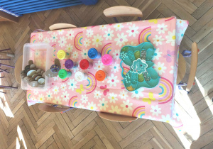 Zajęcia rozwijające motorykę małą.